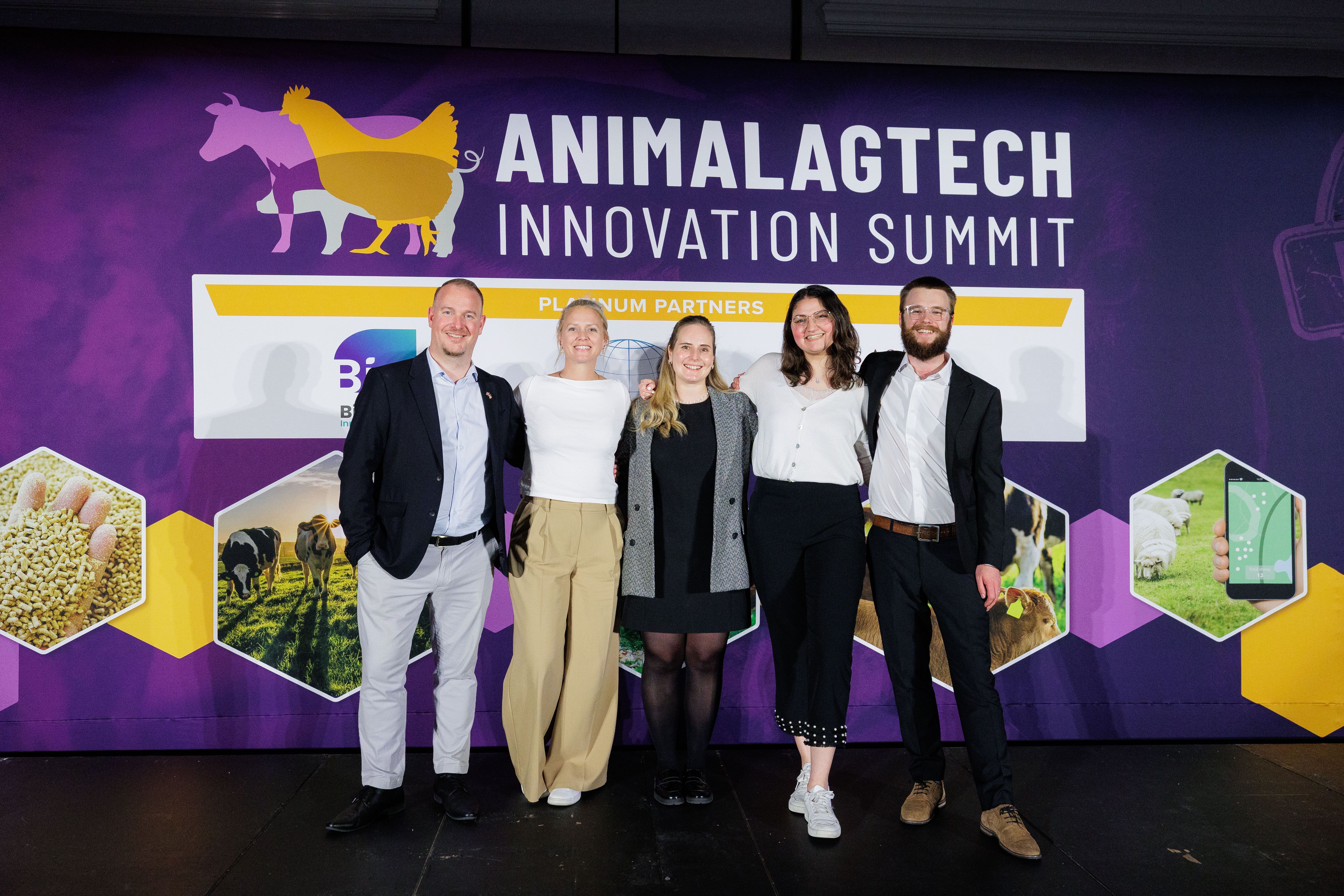 AA0125 - Team Photo