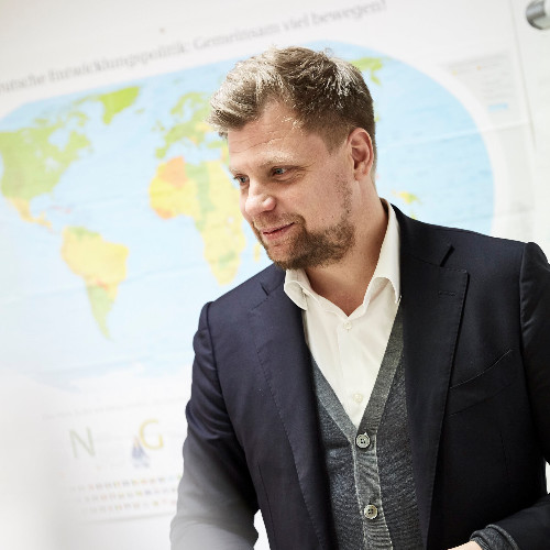Speaker profile image for Timo Menniken