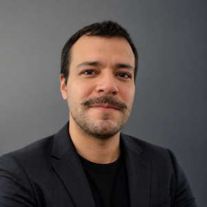 Carlos Alvarez