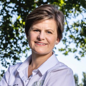 Speaker profile image for Hannah Senior