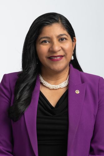 Speaker profile image for Evelyn Cortez-Davis
